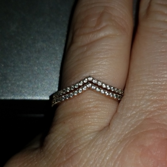 Not for sale, trying to figure out how to remove - Picture 1 of 1